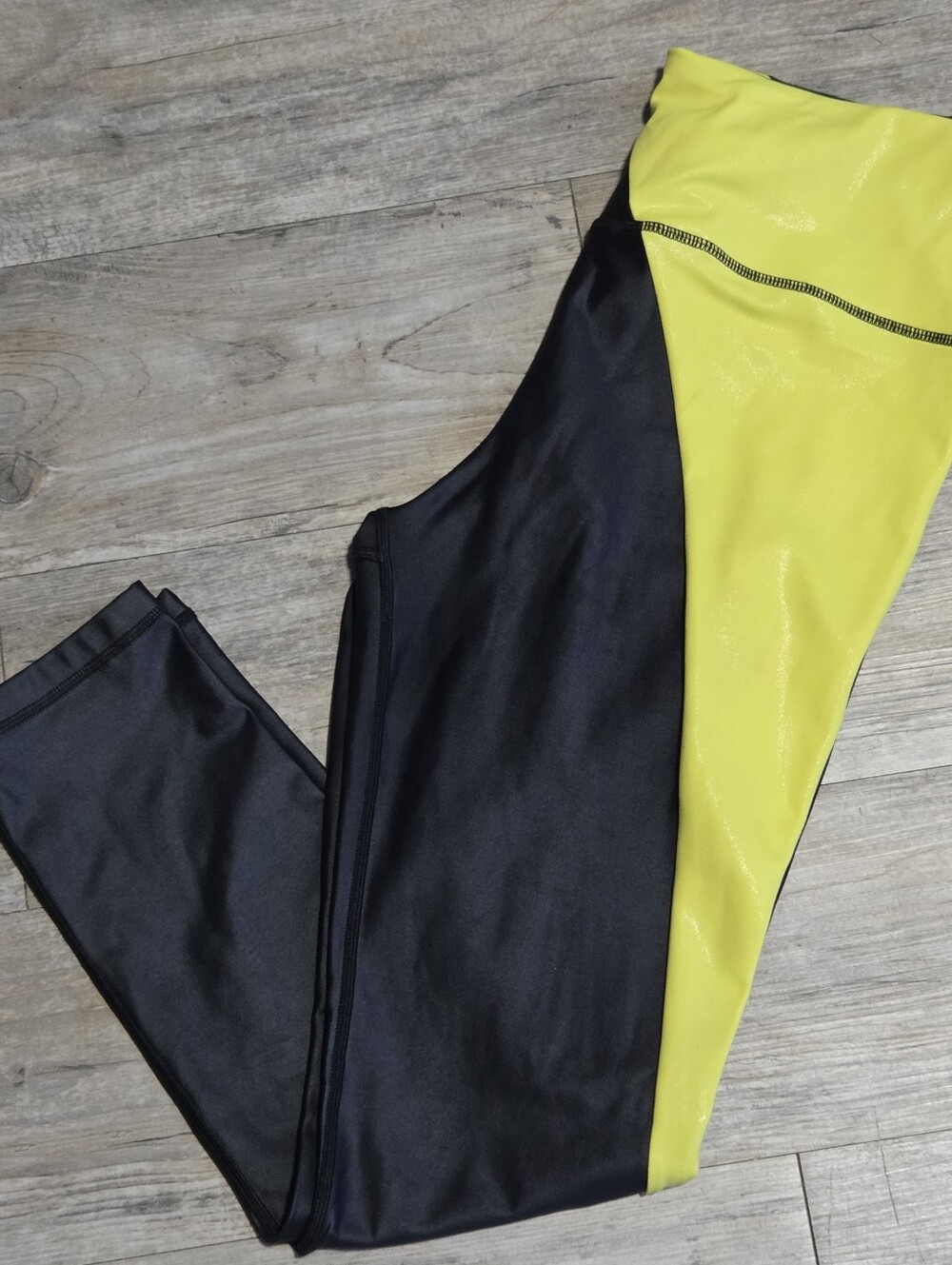 ZYIA Active Light 'n Tight 7/8 Leggings Neon Yellow Black Metallic Colorblock 12